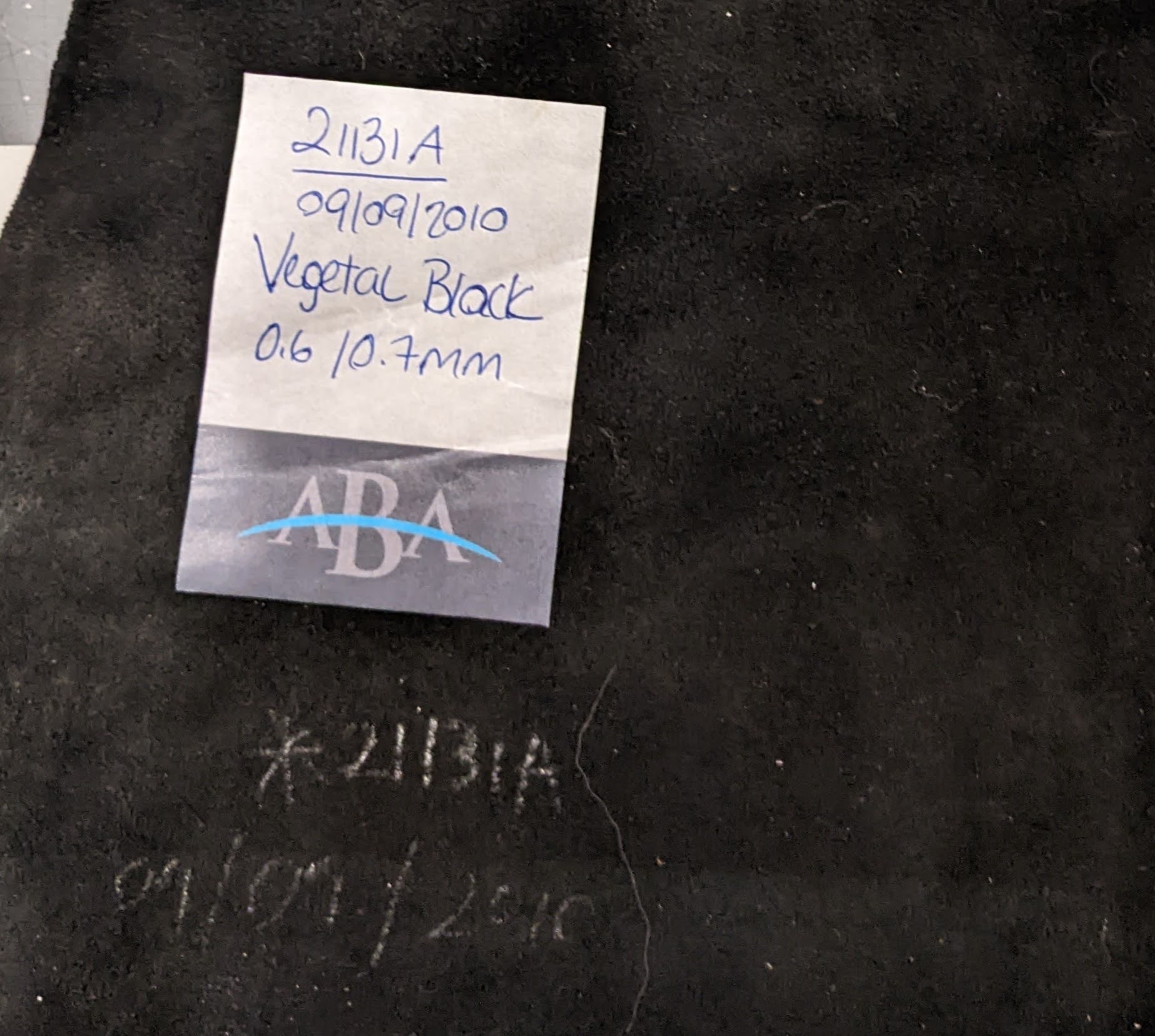 Photo of label on black leather. Says Vegetal Black 0.6/0.7mm ABA